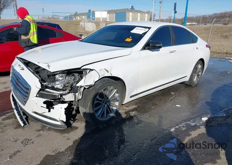 2015 Hyundai Genesis 3.8 z USA, uszkodzony, nr VIN KMHGN4JE9FU020715